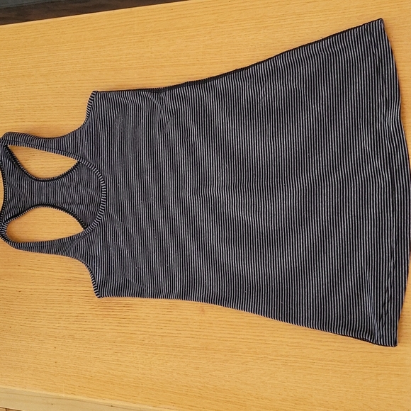 Lululemon Tank Top / Muscle Tee - Picture 1 of 5